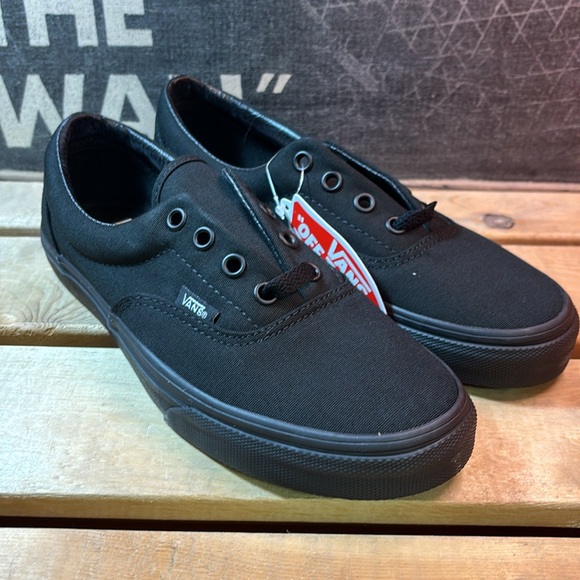 Vans Women's Era in Black/Black - Picture 3 of 8